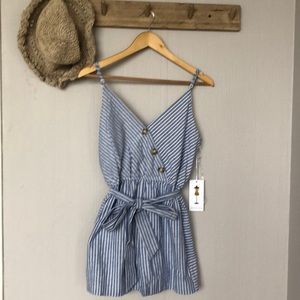 Button cross over romper